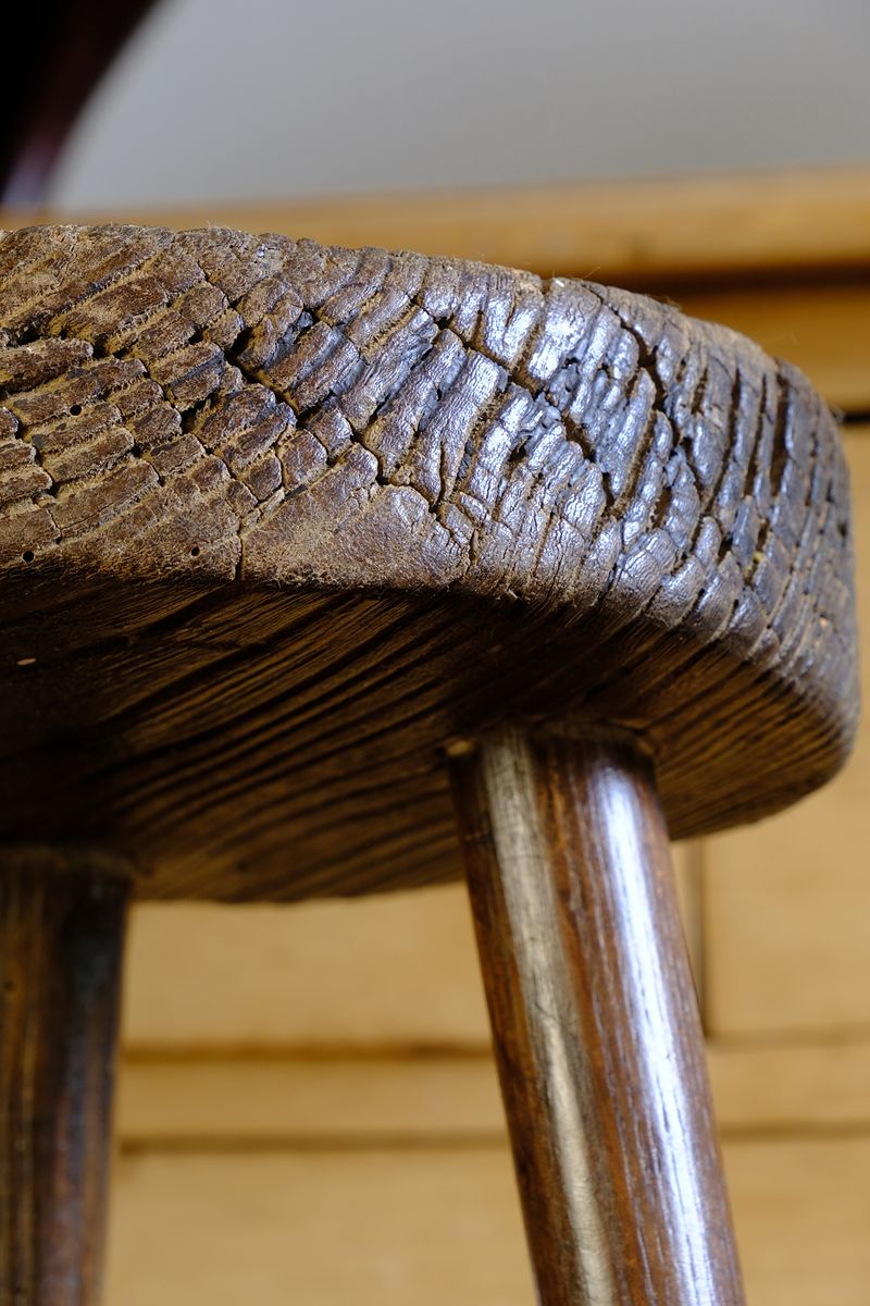 Early 20th Century Elm Milking Stool with Thick Weathered Seat
