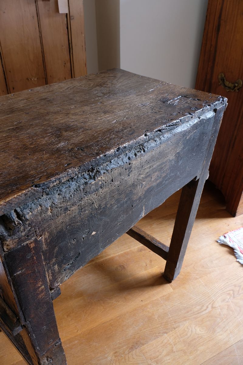 Country Oak Side Tables: Reading the Timber Behind the Form